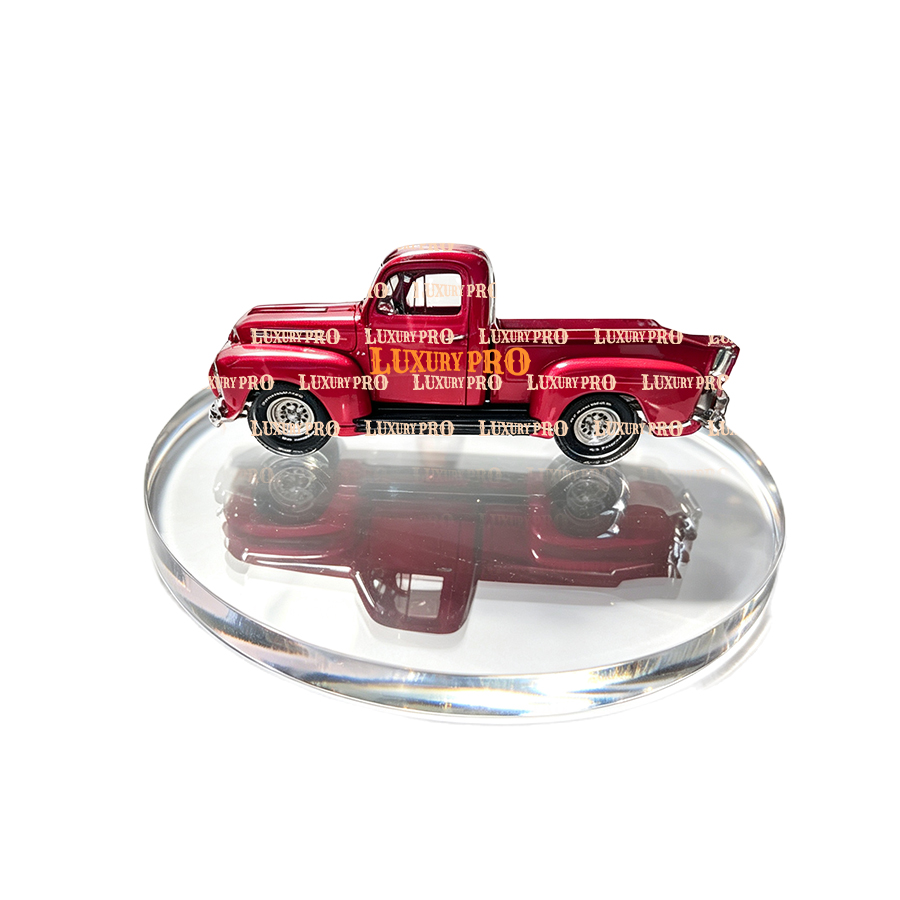 1.5cm Thick Irregularly Shaped Acrylic With Base