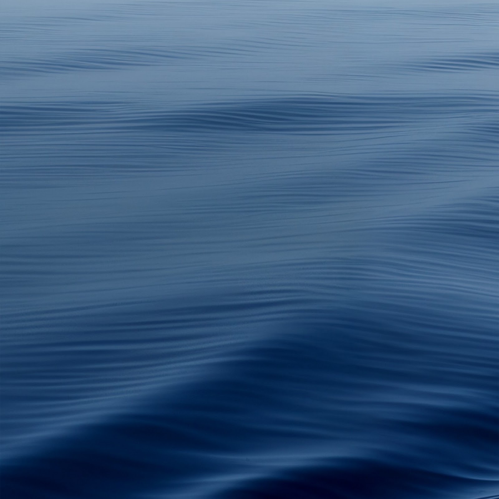 Download Calm Blue Ocean Waves iPhone