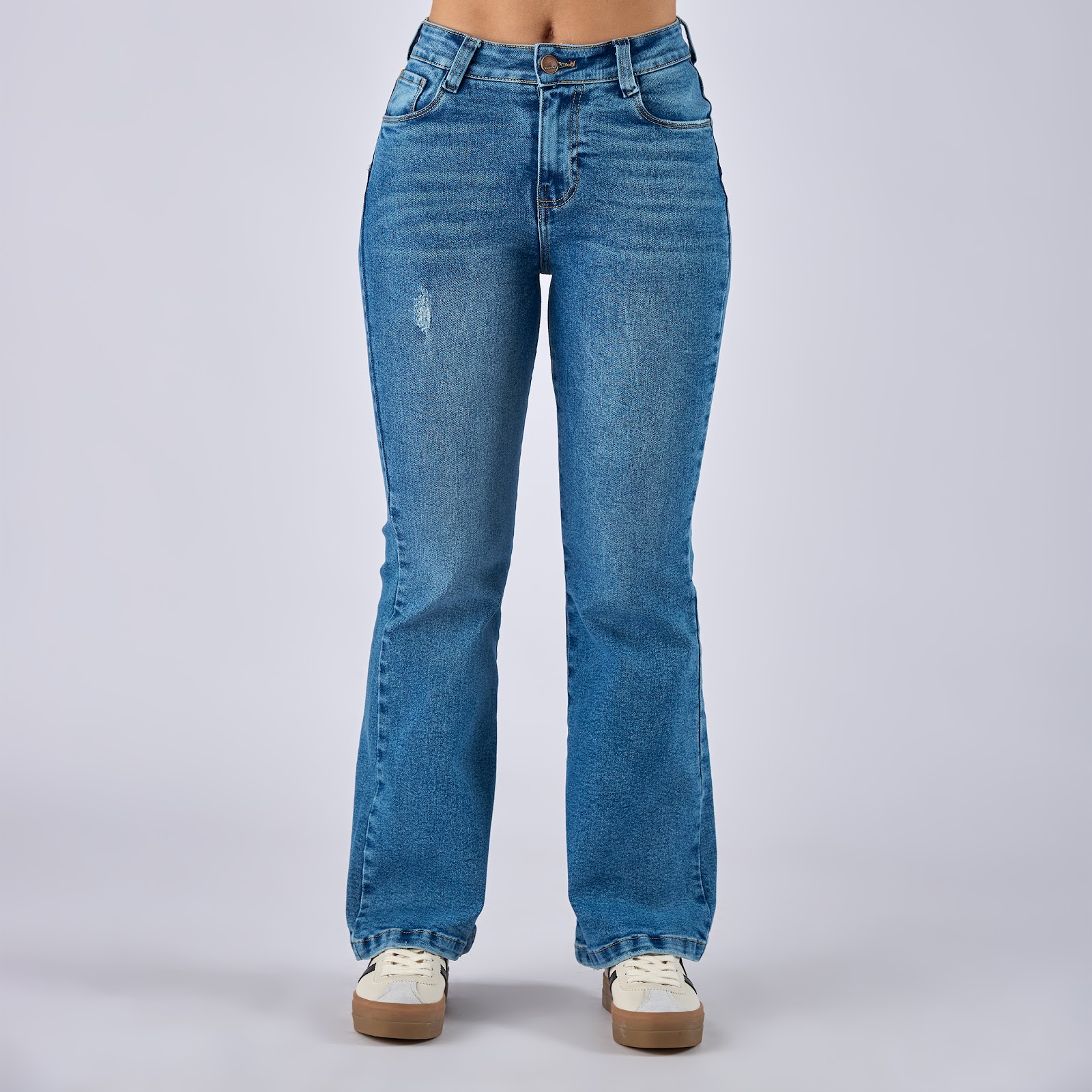 Jean flare boot licrado tiro medio en denim color azul medio - Vista 3