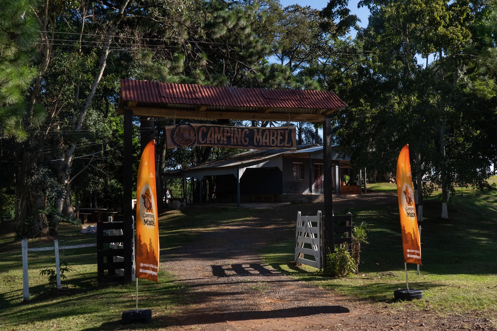Camping, Pileta y Cabañas Mabel