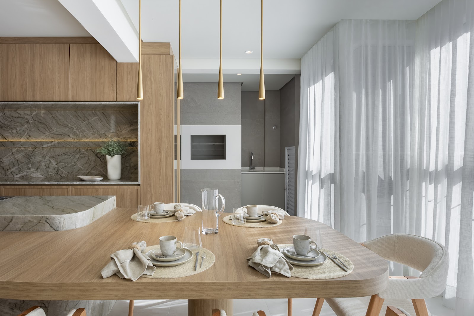 Tremezzo decorado — sacada gourmet churrasqueira