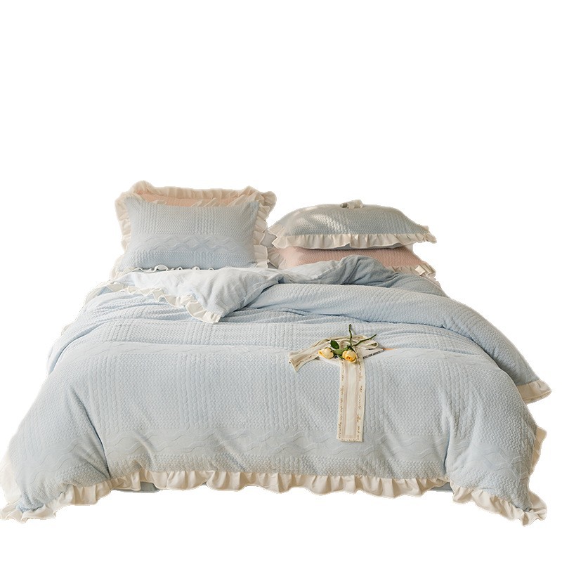 Winter bedding set made of milk fleece with ruffled edges