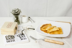 Vậy là món bánh Crepe đặc biệt này cũng đã hoàn thành rồi. Khi bạn trình diễn kỹ thuật đốt lửa trước mặt các vi khách của mình thì đảm bảo họ sẽ à ồ lên cho mà xem. Thậm chí còn yêu cầu bạn thực hiện lại để quay video nữa đấy. Hãy thử sức và tự tin thực hiện món ăn này nha.