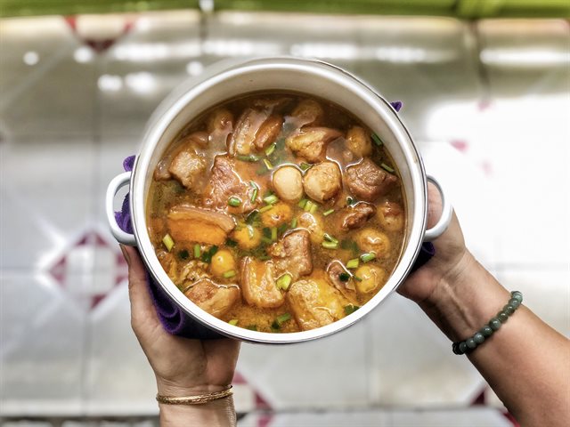 Thịt Kho Trứng Cút Thơm Ngon Tại Nhà