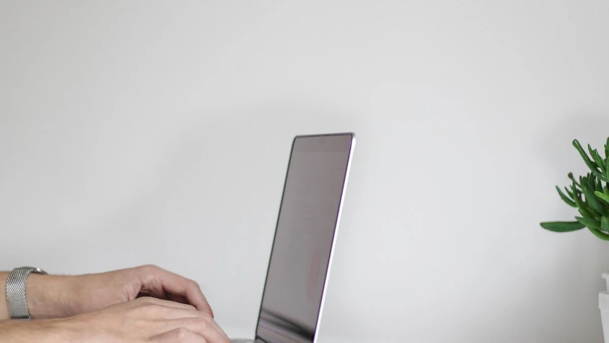 스마트폰 무선 충전 기술 종류별 구조와 효율 비교