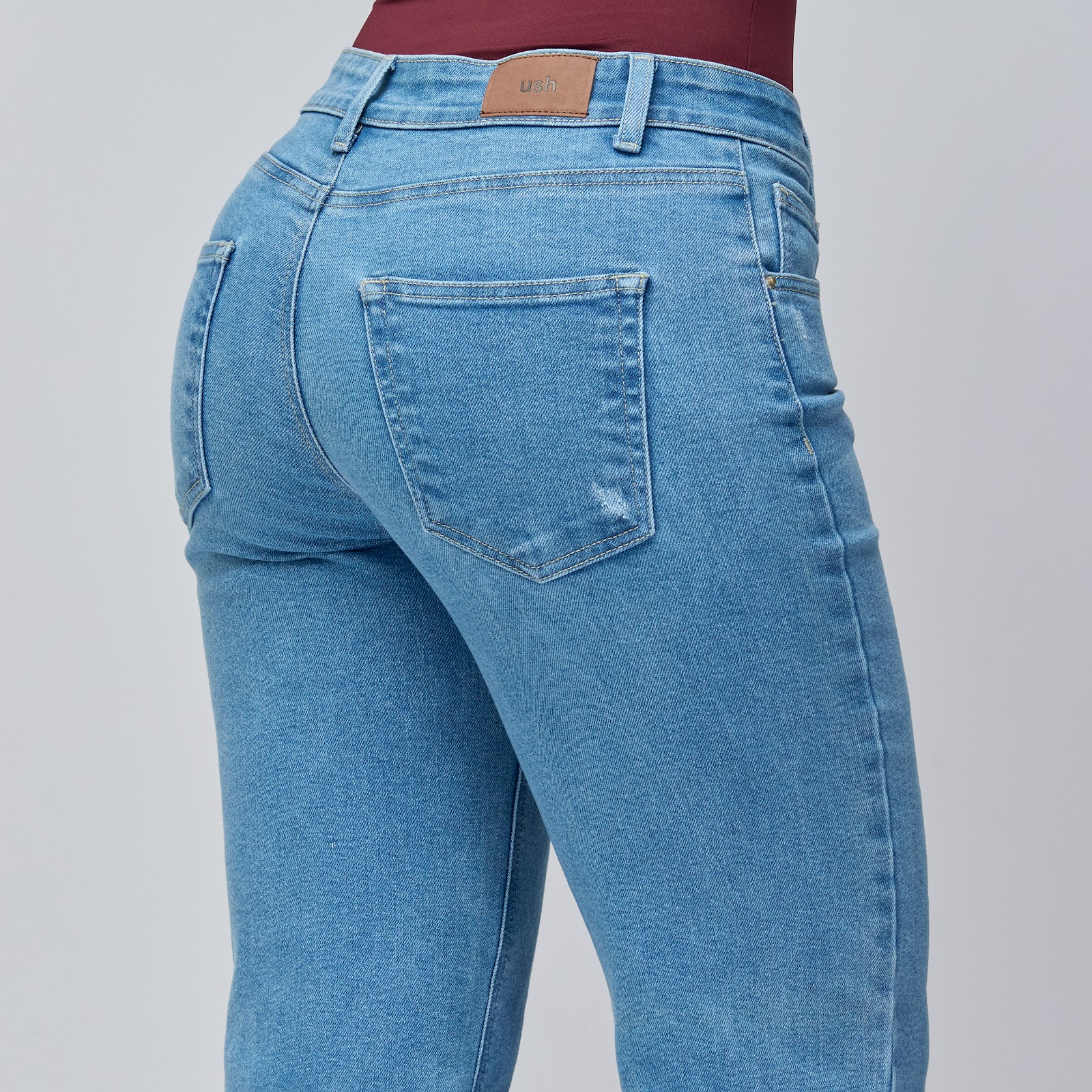 Jean vaquero flare tiro medio en denim licrado, color azul claro - Vista 6