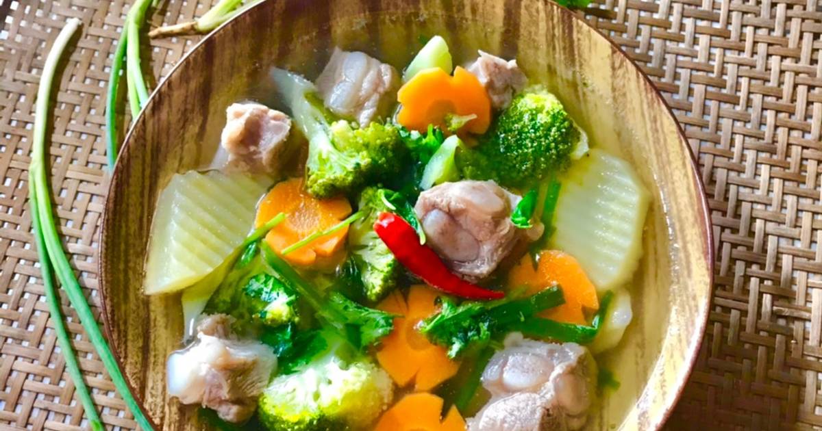 Canh sườn non rau củ