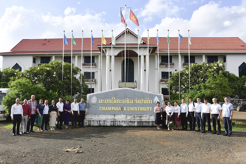 Trường Đại học Tây Bắc tham gia đoàn công tác của Bộ Giáo dục và Đào tạo tại nước CHDCND Lào