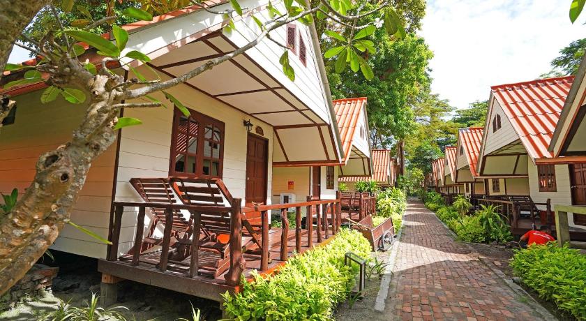 Superior Bungalow Thumbnail 2