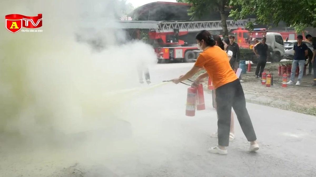 Nâng cao kỹ năng phòng cháy, chữa cháy cho các cơ sở nhà trọ trên địa bàn - Chuyên trang An Ninh Thủ Đô - Báo Công an nhân dân
