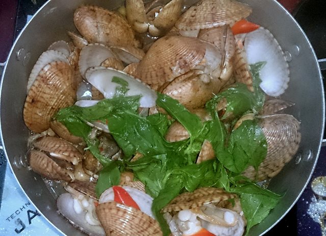 Sò Lụa Hấp Sả Ớt