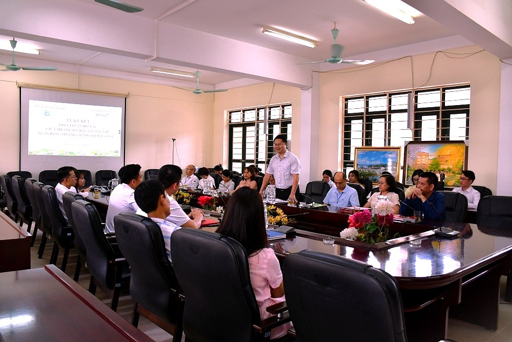 Lễ ký kết hợp tác giữa Trường Đại học Tây Bắc với Ngân hàng TMCP Lộc Phát Việt Nam (LPBank) - Chi nhánh Mộc Châu