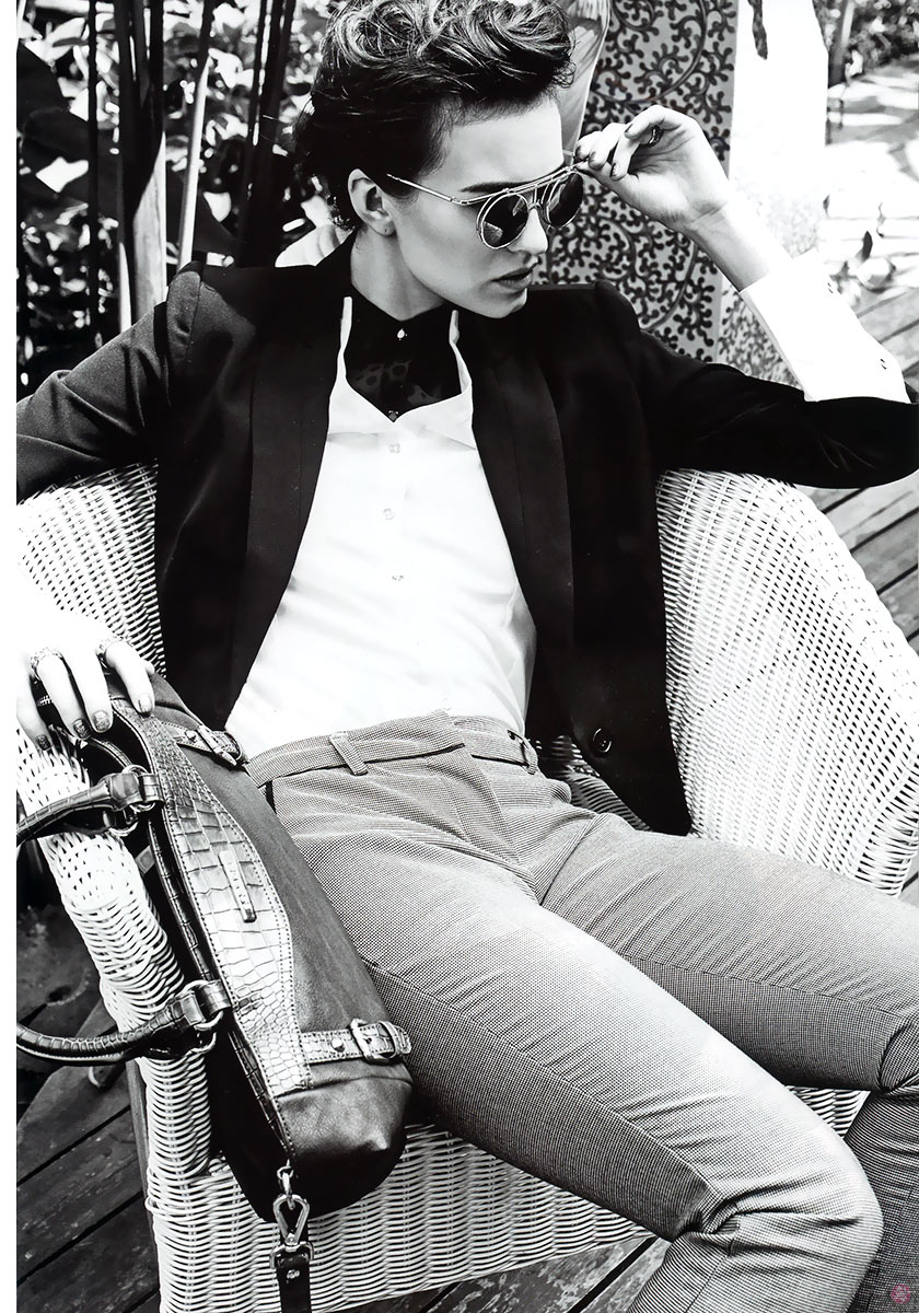  แพรว 831 : Kristina @ Apple Model 