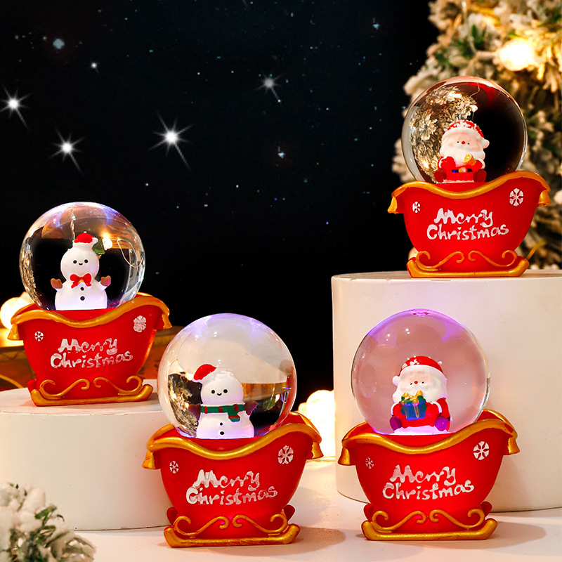 Weihnachtliche Schneekugel aus Kunstharz