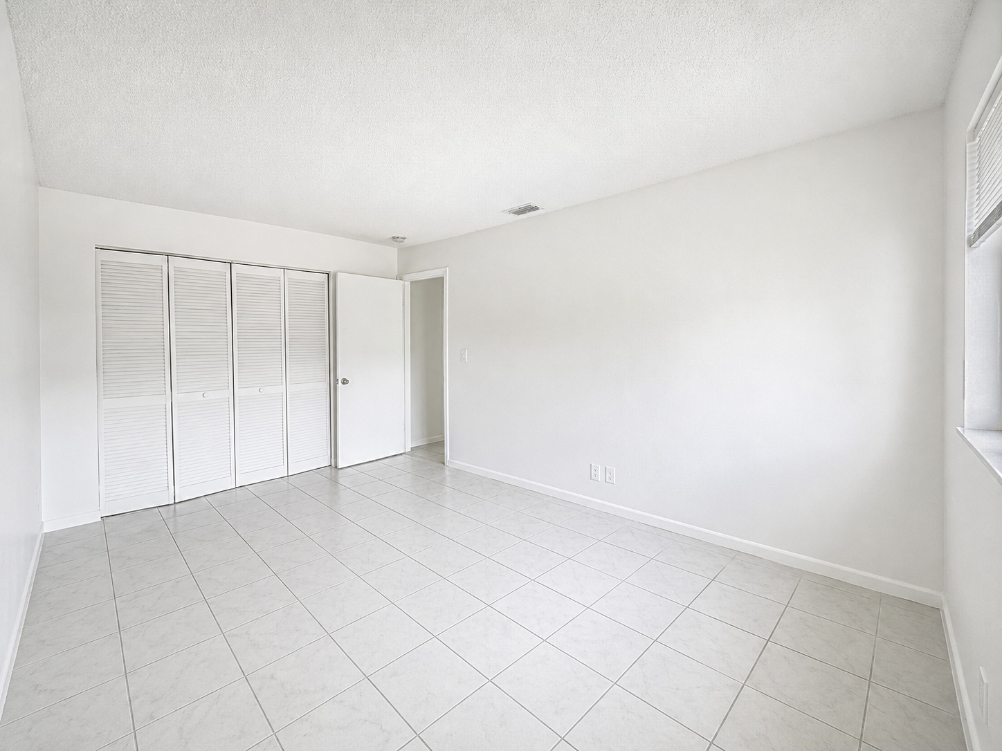 4 Units On Large Corner Lot property photo 43