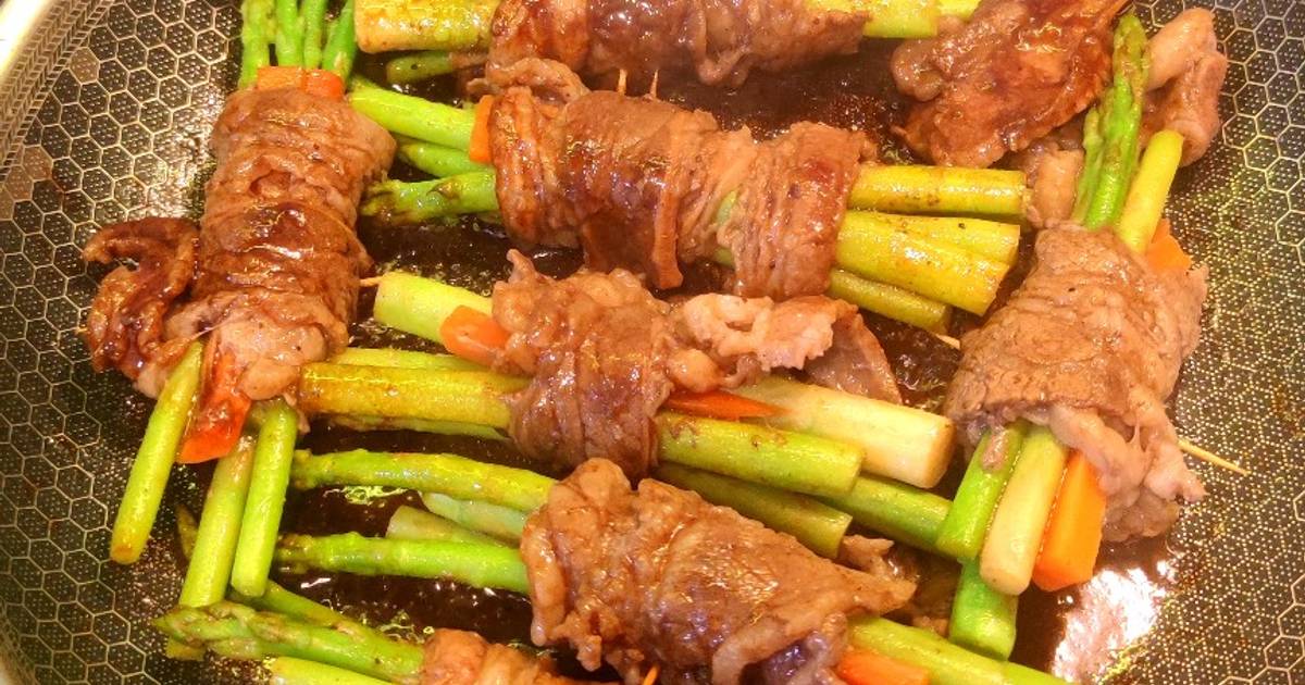 Ba chỉ xông khói cuộn măng tây