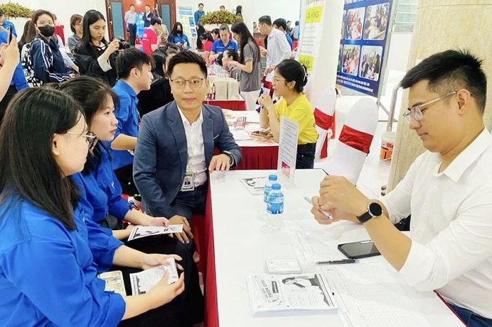 Thống kê quý 1/2026: Giảm việc, tăng thu nhập trung bình - Báo Tri thức &amp; Cuộc sống