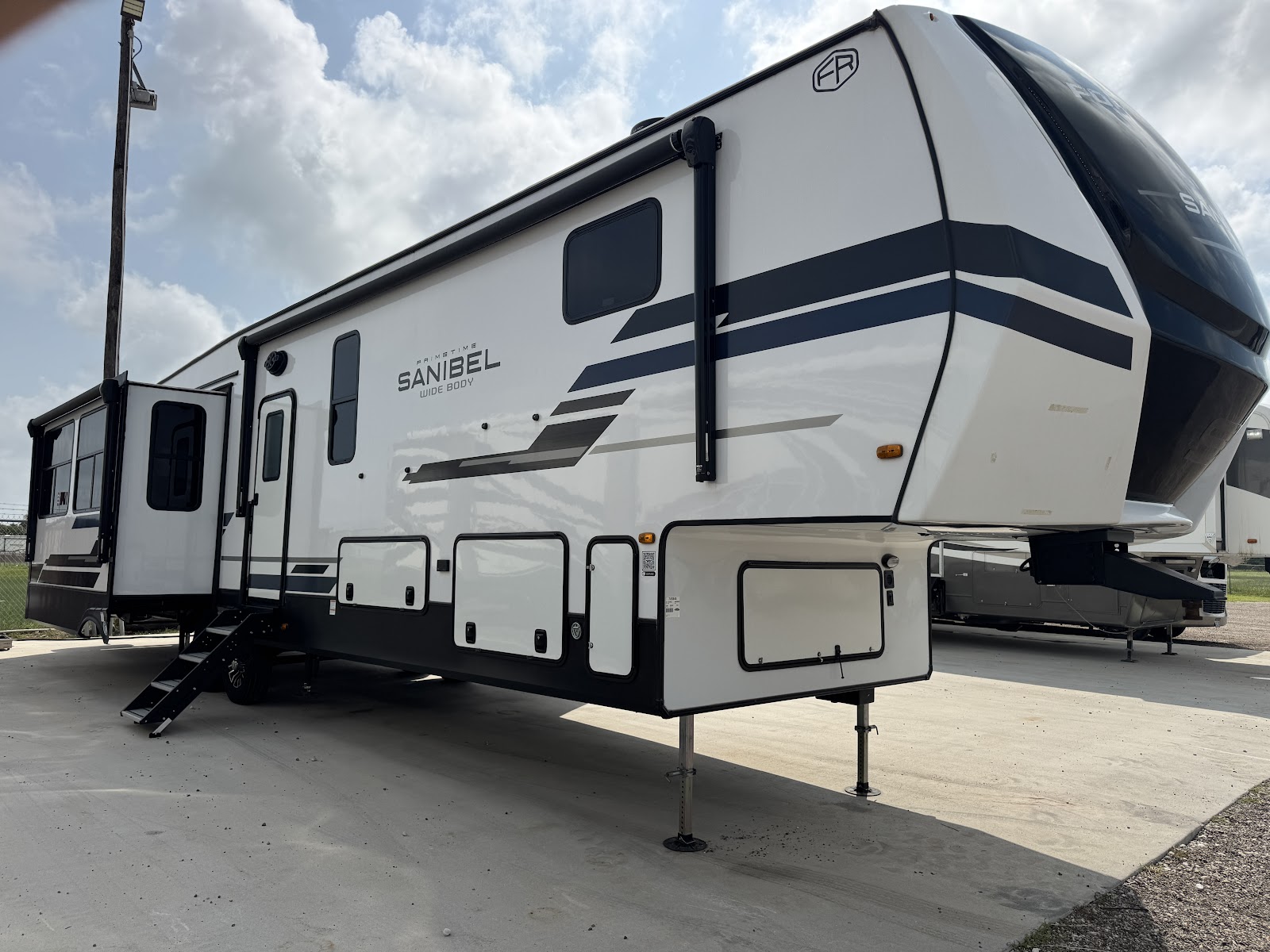 2025 Forest River Sanibel 3902MBWB