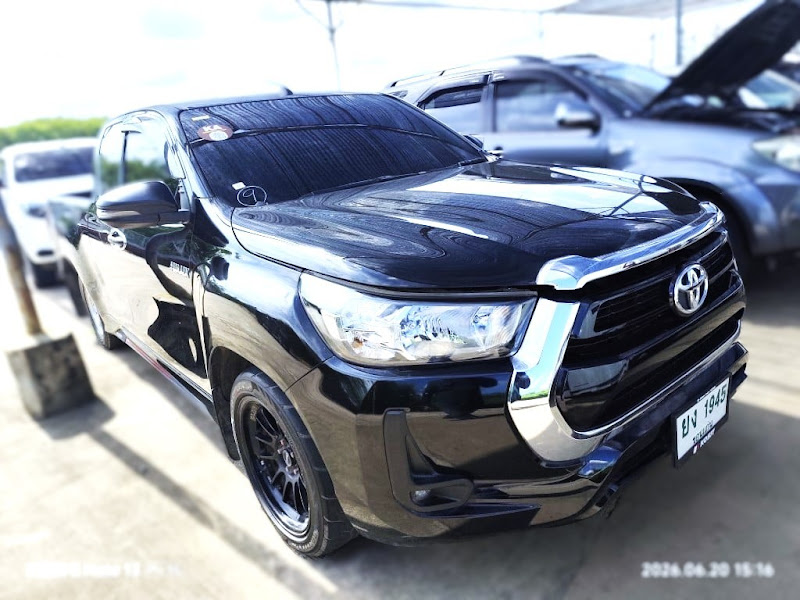 TOYOTA HILUX REVO