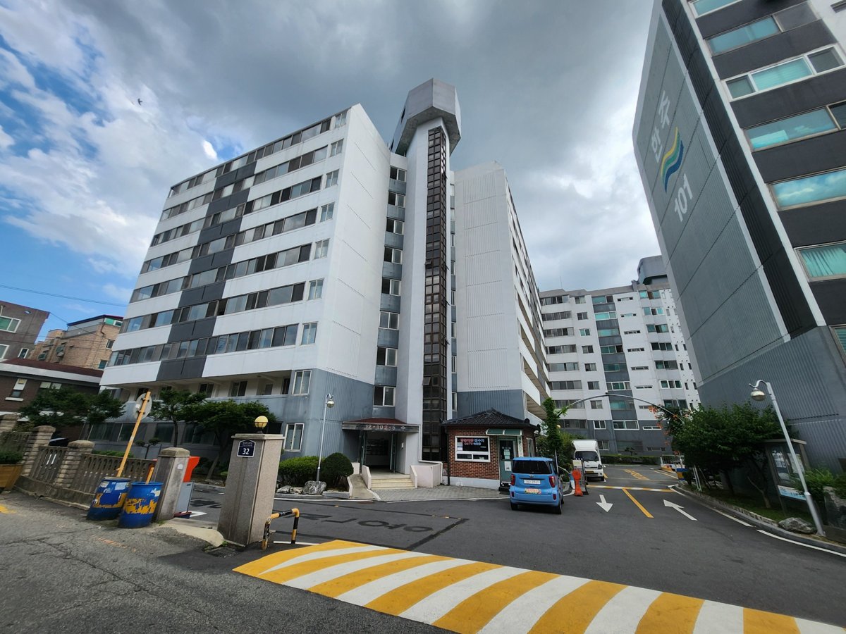 세류한주아파트 102동 외관 전경