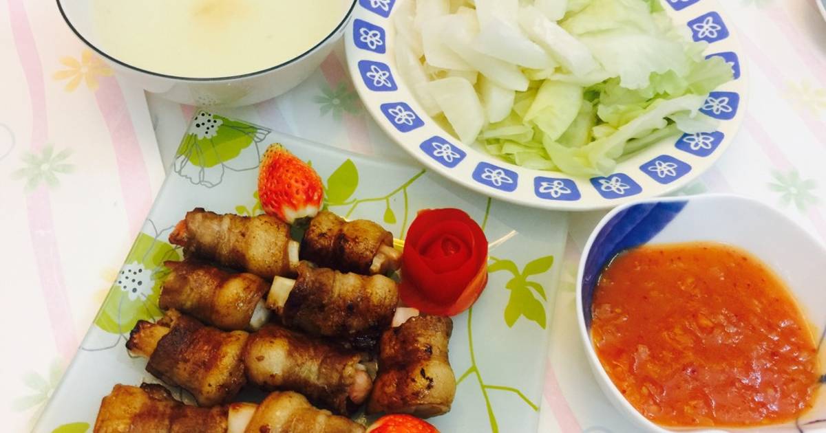 Thịt ba rọi cuộn củ cải, dâu tây