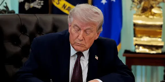 ন্যাটো থেকে বের হয়ে যাওয়ার কথা গুরুত্ব দিয়ে ভাবছেন ট্রাম্প