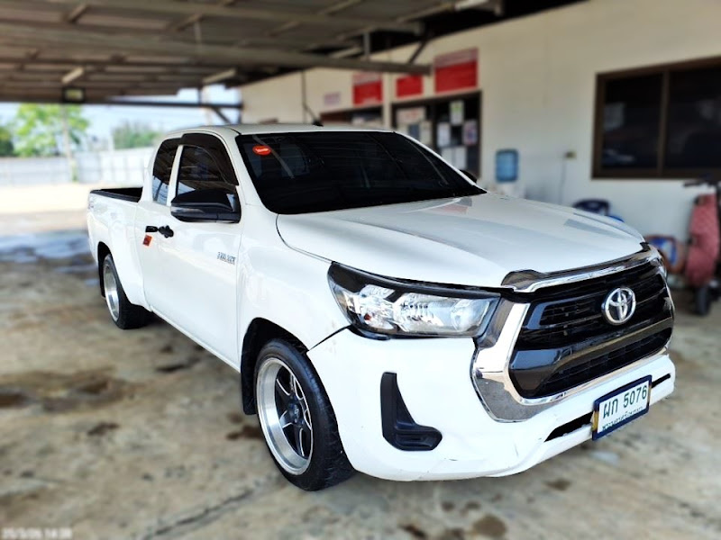 TOYOTA HILUX REVO