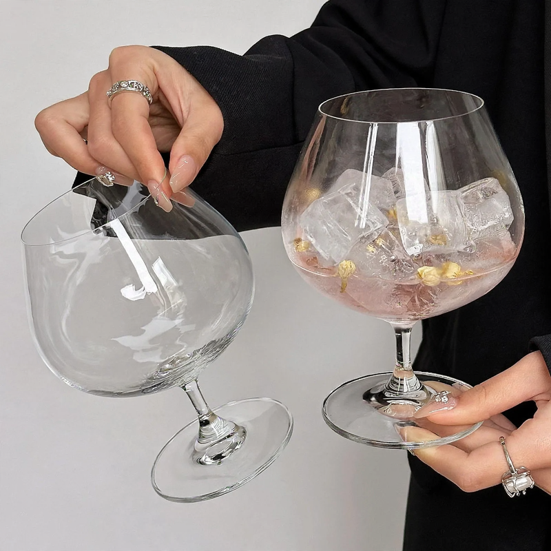Weinglas, 601–700 ml, Kugelform