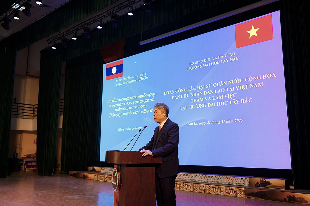 Trường Đại học Tây Bắc tiếp đón và làm việc với  Đoàn công tác Đại sứ quán nước Cộng hoà  Dân chủ Nhân dân Lào