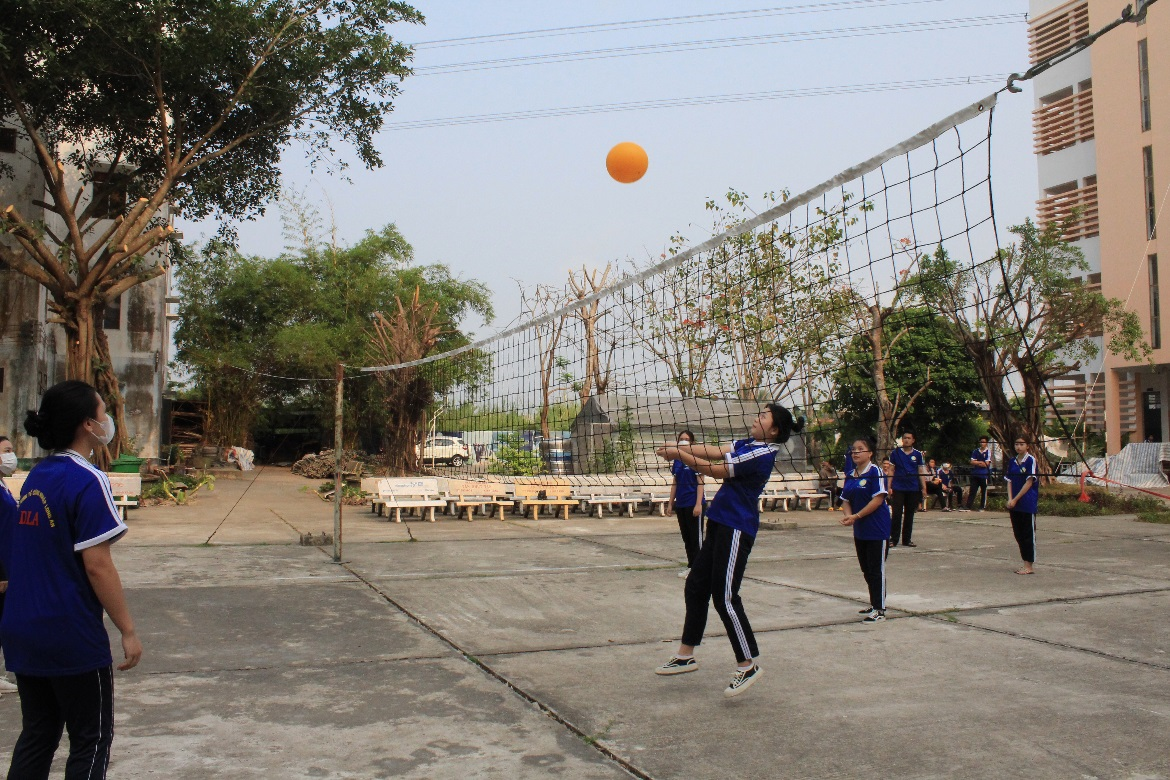 Những pha đỡ bóng hấp dẫn, đầy kịch tính