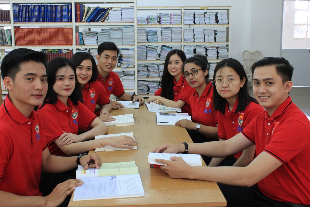 Sinh viên DLA tích cực trau dồi lý thuyết