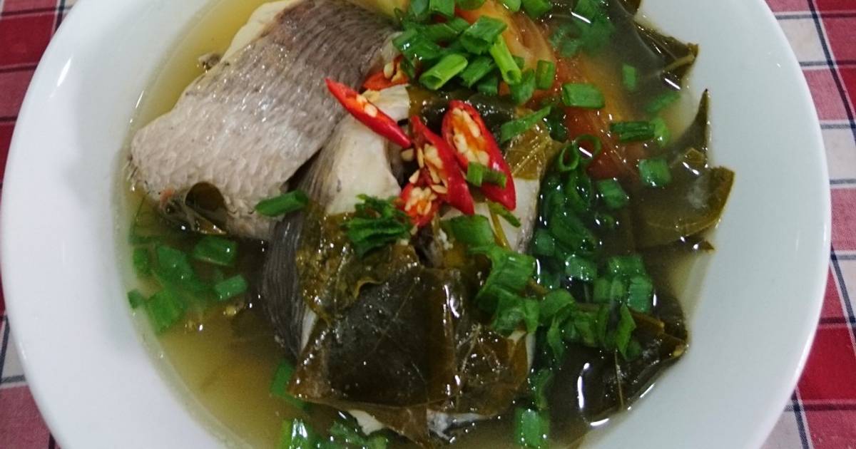 Canh chua cá lóc nấu lá giang