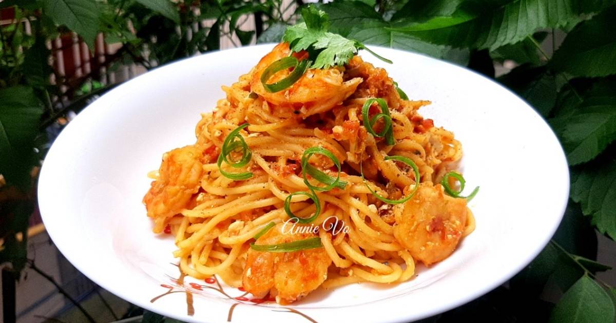 Mì Ý tôm trứng muối sốt cà