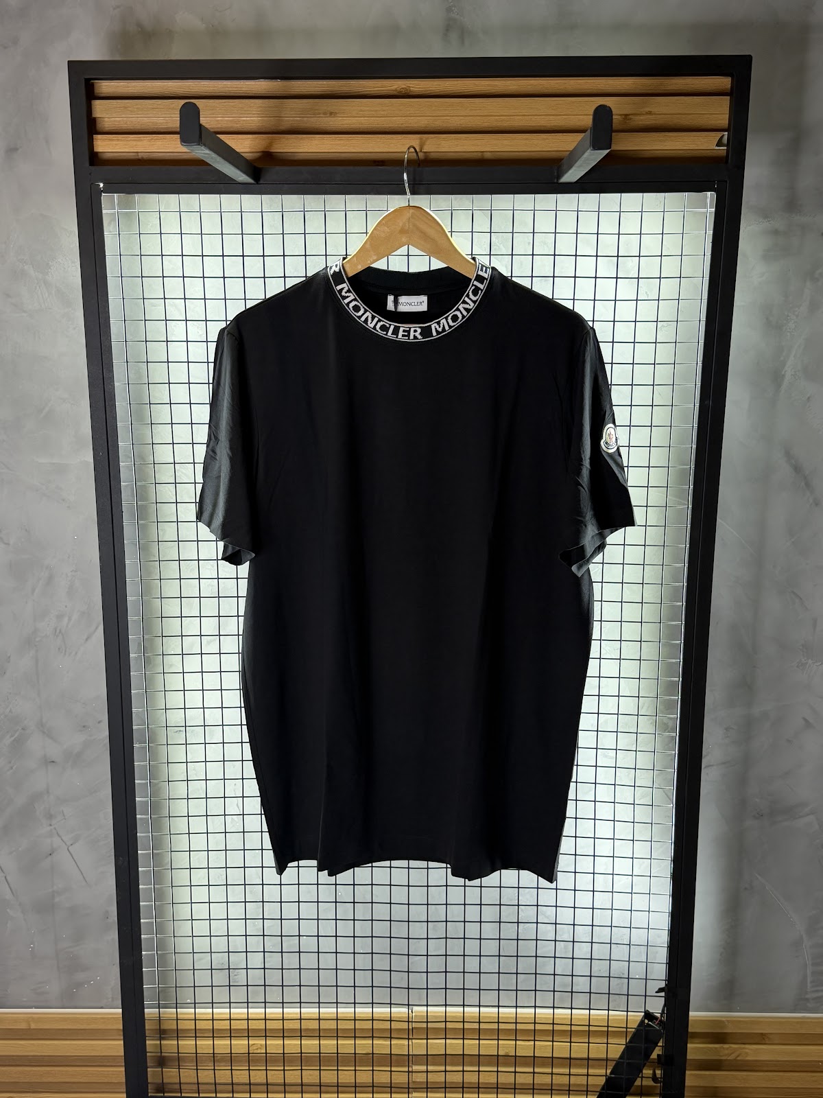 Camisa_Moncler_preta - 1