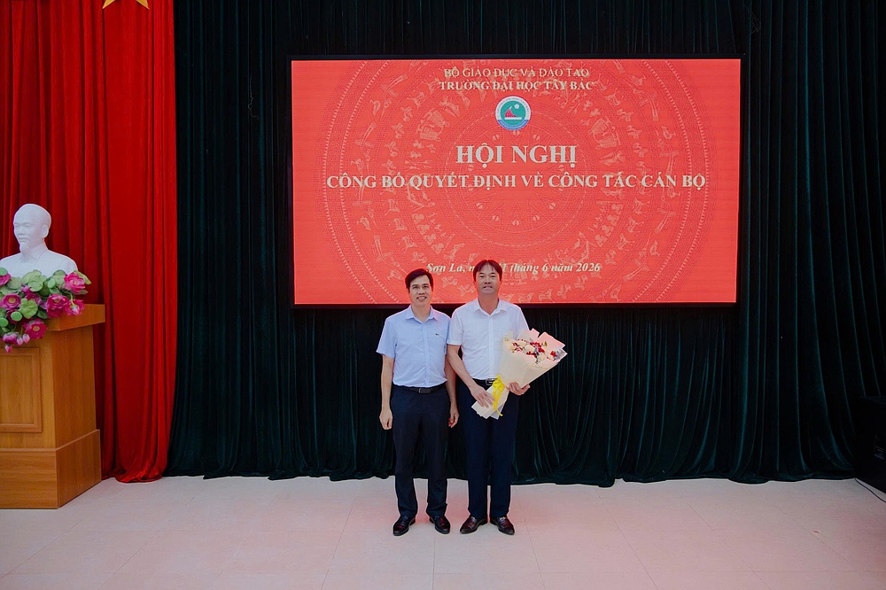 Trường Đại học Tây Bắc công bố các Quyết định về công tác cán bộ đối với Khoa Cơ sở và Trung tâm Giáo dục Quốc phòng An ninh