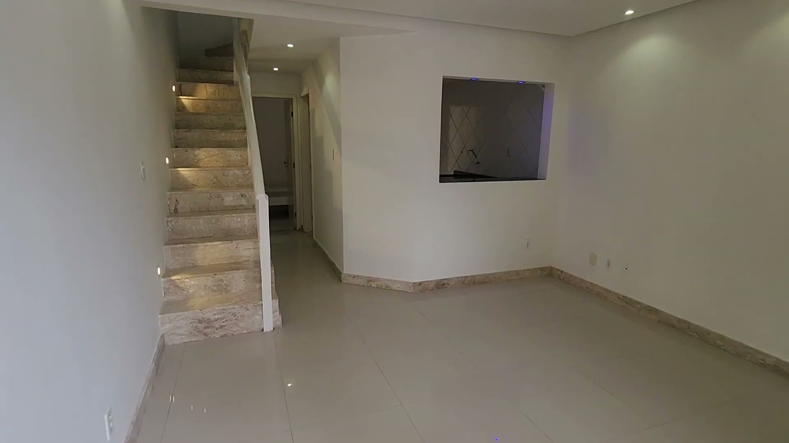 Casa em condomínio, Itapuã