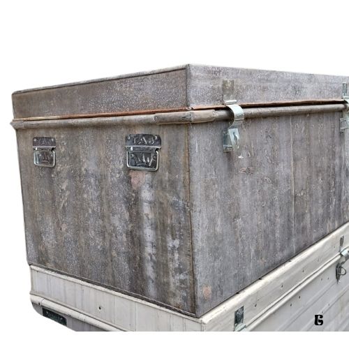 BOX IRON  35X22X17  ( PURANI CHADDAR )