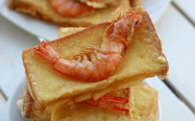 Bánh Mì Chiên Tôm