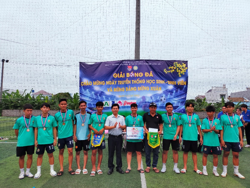 THCS&THPT Hà Long đạt Giải Ba