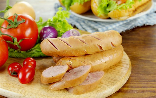 Chế Biến Xúc Xích Việt Xông Khói