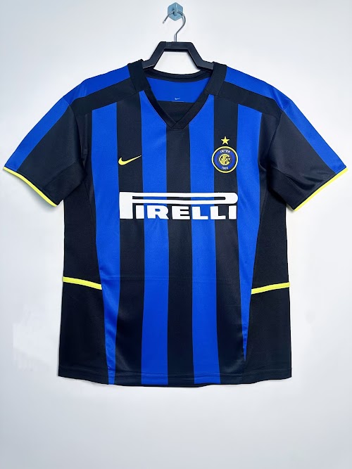Equipación local del Inter de Milán 2002-03.jpeg