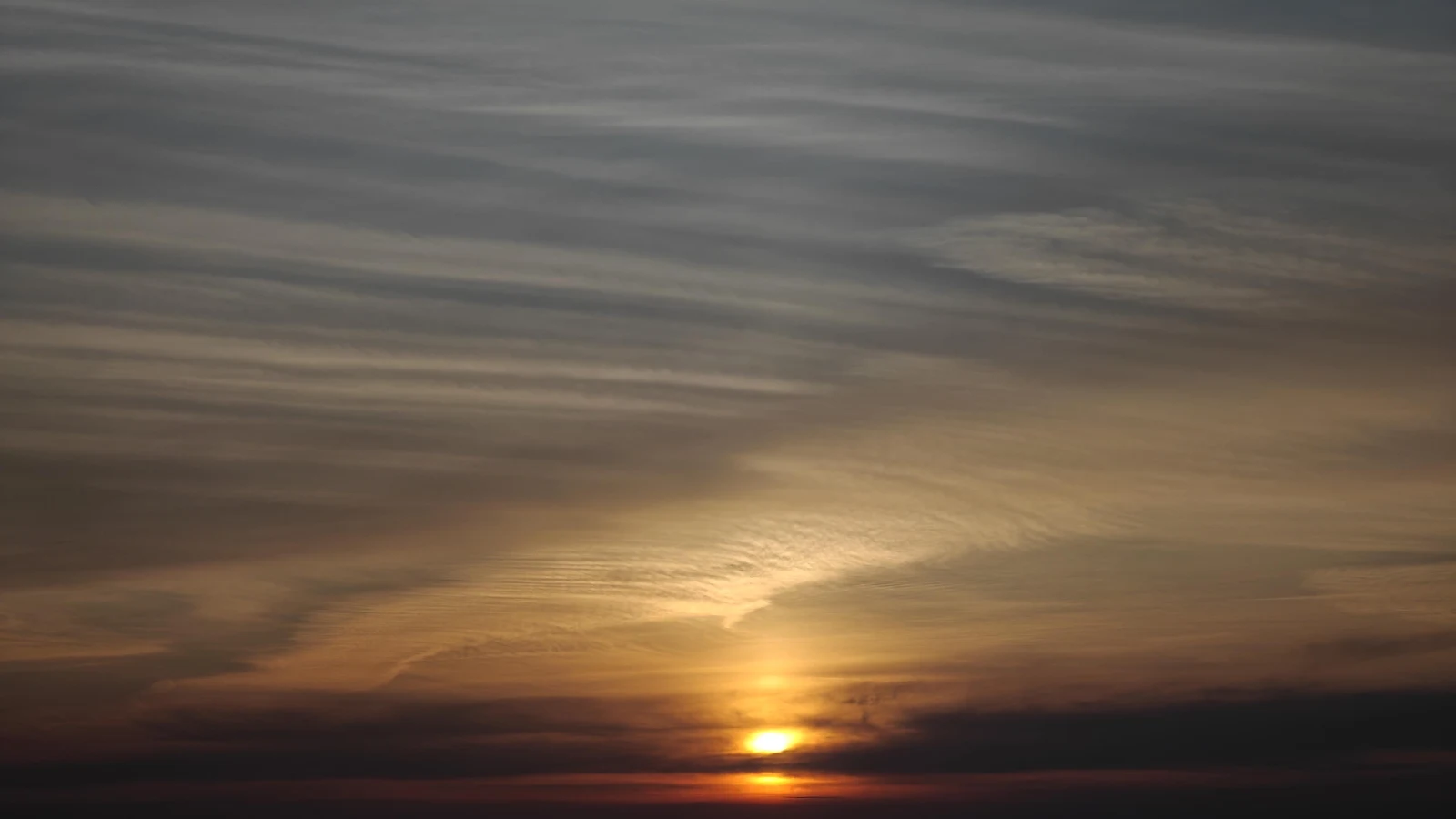 Sunset Over Dark Water 4K Desktop Wallpaper