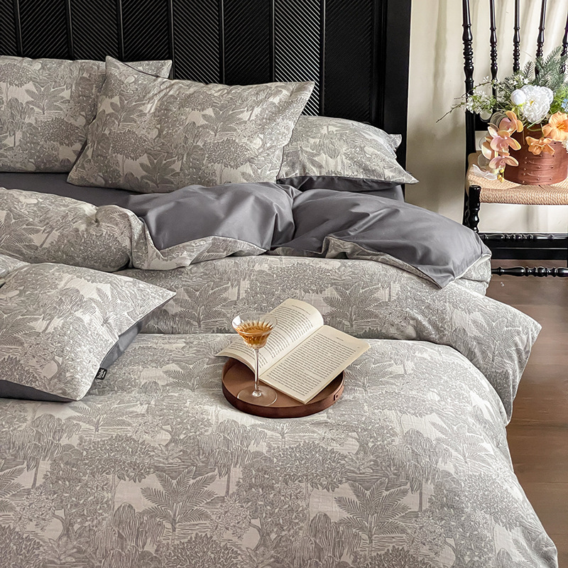 Cotton bedding set with jacquard weaving