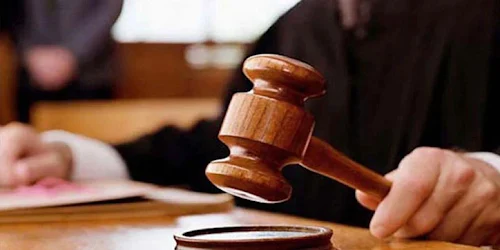 বরিশালে ২১ শিক্ষকের বিরুদ্ধে গ্রেপ্তারি পরোয়ানা