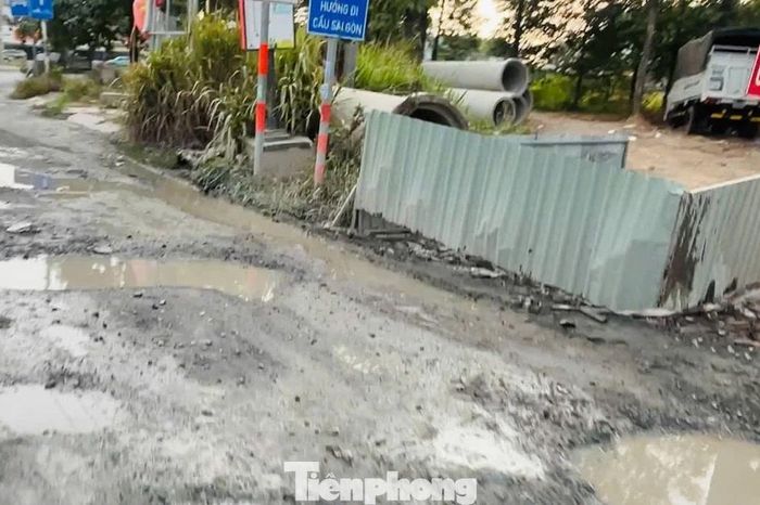 Cận cảnh 'con đường đau khổ', hơn 1,7km làm 10 năm chưa xong ở TPHCM - Báo Tiền Phong