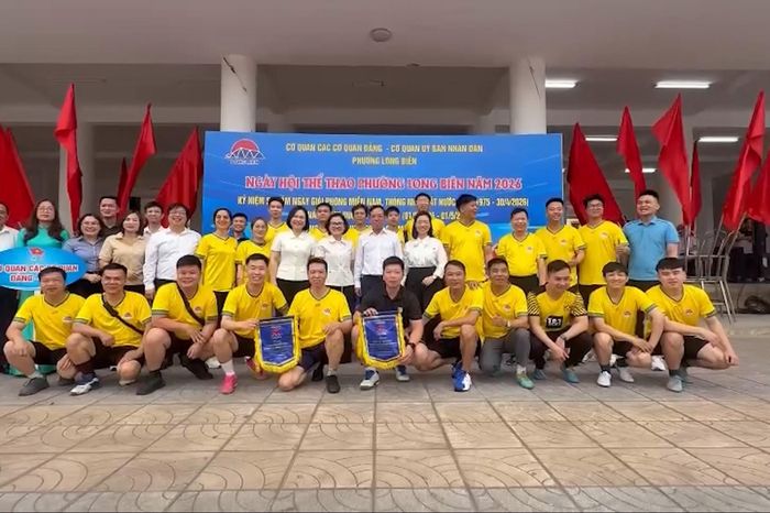 Phường Long Biên tăng cường các hoạt động thể thao nâng cao sức khỏe cho cán bộ - Đài Phát thanh và truyền hình Hà Nội