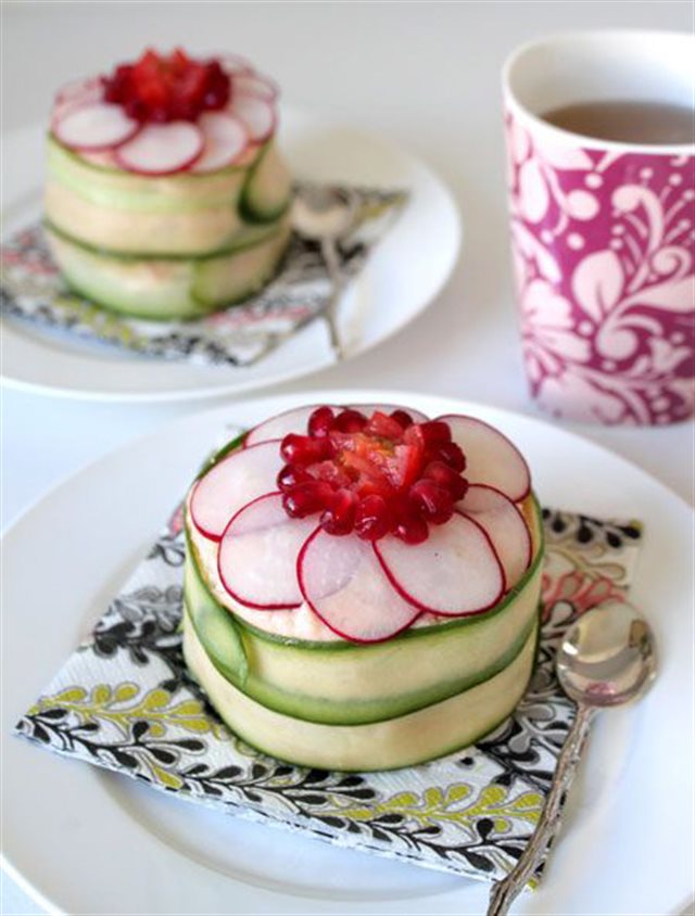 Bánh Sinh Nhật Salad Cá Ngừ