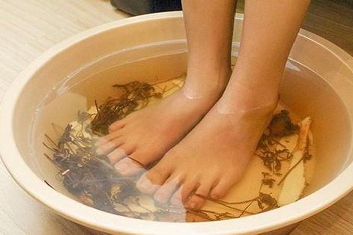 Vì sao nhiều người ngâm chân mỗi tối nhưng vẫn mất ngủ? - Báo Sức Khỏe &amp; Đời Sống