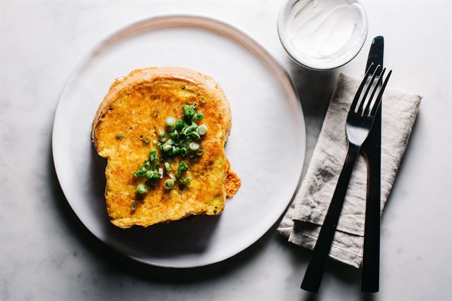 Sandwich Trứng Phô Mai Chiên