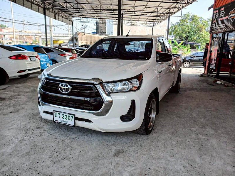 TOYOTA HILUX REVO